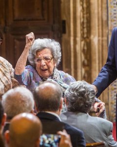 Alejandra Soler recibió la Alta Distinción de la Generalitat.- EFE