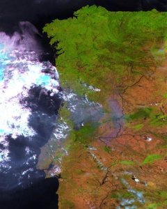 La huella del incendio de Portugal, visible desde el espacio. ESA
