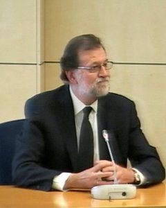 Rajoy durante su comparecencia como testigo por la trama Gürtel en la Audiencia Nacional.- REUTERS