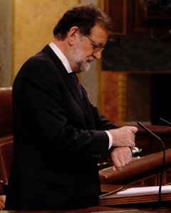 El presidente del Gobierno y del PP, Mariano Rajoy, durante su intervención en el Pleno del Congreso extraordinario para debatir sobre la trama Gürtel y la cakja B del PP. REUTERS/Paul Hanna