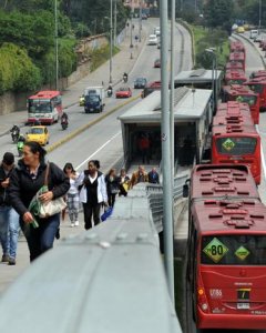 El sistema de autobuses público Transmilenio de Bogotá. AFP