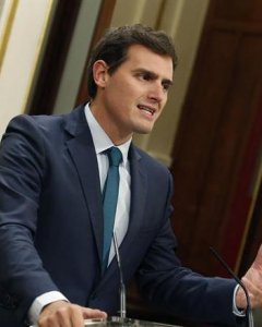 El lider de Ciudadanos Albert Rivera comparece en el Escritorio del Congreso de los Diputados. /EFE