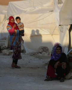 Mujeres en un campo de refugiados en Idlib, Siria. REUTERS/Khalil Ashawi