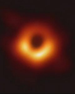 Presentación de la primera imagen real de un agujero negro por el Telescopio Horizonte de Sucesos