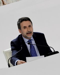 El consejero delegado de Repsol, Josu Jon Imaz, durante su intervención en la junta de accionistas de la petrolera. EFE/ Carlos Pérez