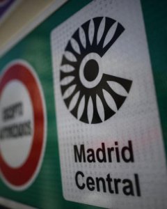 Indicador de la zona de tráfico restringido Madrid Central. E.P./Eduardo Parra