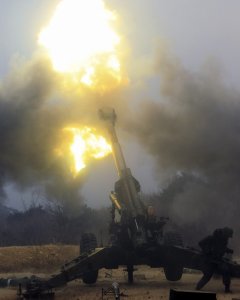 Fotografía de archivo de unas maniobras militares en Goseong (Corea del Sur), en 2014. EFE/Yonhap