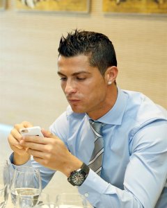 Cristiano Ronaldo en la cena navideña del Real Madrid. EFE/Sergio Barrenechea