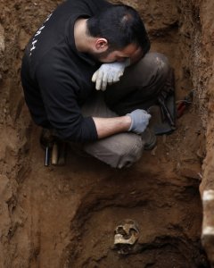 El arqueólogo de la ARMH encargado de la exhumación, René Pacheco