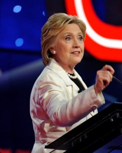 Hillary Clinton, durante una de sus intervenciones en el debate. EFE