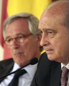 El alcalde de Barcelona, Xavier Trias, y el ministro del Interior, Jorge Fernández Díaz, en una imagen de junio de 2014. /LV