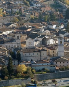 Vista general de la ciudad de Norcia, Italia, una de las localidades afectadas por el terremoto. REUTERS/Remo Casilli