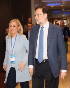 Cristina Cifuentes junto al presidente del gobierno, Mariano Rajoy en el Congreso regional del PP de Madrid