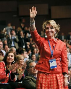 La expresidenta del PP y de la Comunidad de Madrid, Esperanza Aguirre,durante el XVI Congreso del PP de Madrid, en el que Cristina Cifuentes recogió el testigo de la sucesión. EFE/Mariscal