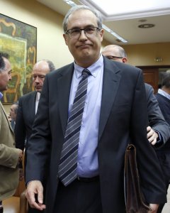 El director gerente del PSOE, Gregorio Martínez Garrido, que ha comparecido ante la Comisión para la auditoría de la calidad democrática, la lucha contra la corrupción y las reformas institucionales y legales en la que comparecen tesoreros y responsables