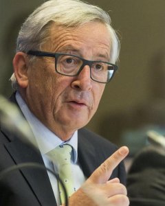 El presidente de la Comisión Europea, Jean-Claude Juncker, comparece ante la comisión de investigación de los papeles de Panamá de la Eurocámara, en Bruselas, Bélgica, hoy, 30 de mayo de 2017. EFE/STEPHANIE LECOCQ