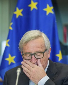 El presidente de la Comisión Europea, Jean-Claude Juncker, comparece ante la comisión de investigación de los papeles de Panamá de la Eurocámara, en Bruselas, Bélgica, hoy, 30 de mayo de 2017. EFE/STEPHANIE LECOCQ