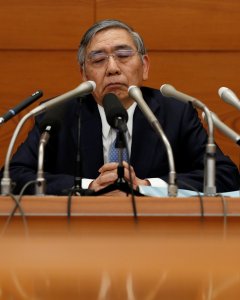 El gobernador del Banco de Japón (BoJ, en sus siglas en inglés), Haruhiko Kuroda, en una rueda de prensa en Tokio. REUTERS/Issei Kato