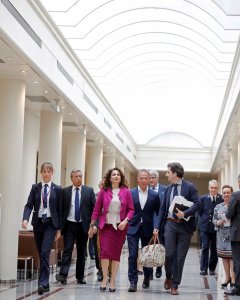 La ministra de Hacienda, María Jesús Montero, a su llegada al Senado, para el debate de los Presupuestos Generales del Estado de 2018. EFE/Juan Carlos Hidalgo