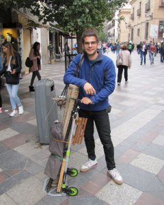 Mario González, con sus bártulos. M.T.Z.