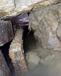 Posible refugio de la Guerra Civil inundado de agua encontrado en el subsuelo de la parcela del antiguo colegio Fernán Caballero en el distrito de Puente de Vallecas.- AYUNTAMIENTO DE MADRID