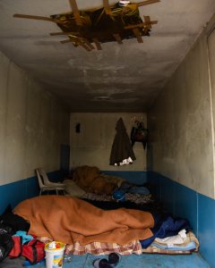 Un grupo de chicos llegados de Marruecos convirtieron un contenedor de obra en la casa en la que vivieron durante medio año. - ANGÉLICA SÁNCHEZ