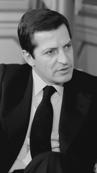 'Público' habla con la denunciante del expresidente e icono de la Transición: "Me vi envuelta en una situación de la que no sabía cómo salir"

Una carta a la que ha accedido este diario revela que la víctima se dirigió en 2003 a Adolfo Suárez para demandarle "una explicación".

Personas del entorno de la denunciante constatan el relato de los hechos: "Ella estaba aterrorizada"

Hace 18 años nacimos con un compromiso: hacer un periodismo útil para la sociedad. Solo podemos continuar con esta labor si contamos con el apoyo de personas como tú.

Únete a la comunidad de Público. 18 años no son nada… cuando nos queda tanto por contar. Periodismo incómodo para tiempos difíciles. http://bit.ly/3VylhmD


Periodismo, investigación y compromiso para construir un mundo más igualitario.
¡Suscríbete ya a nuestro canal!: https://bit.ly/2U8nM0q
Visita: https://www.publico.es
Síguenos en Facebook: https://www.facebook.com/diario.publico/
Síguenos en Twitter: https://twitter.com/publico_es
Síguenos en Instagram: https://www.instagram.com/publico.es
Síguenos en TikTok: https://www.tiktok.com/@publico_es
Síguenos en Bluesky: https://bsky.app/profile/publico.es