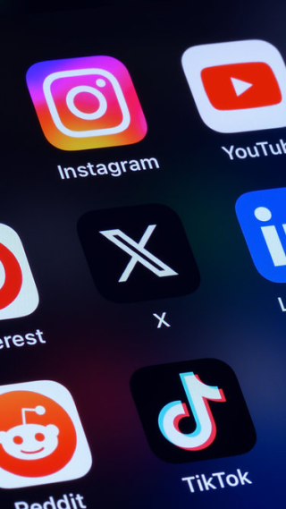 España prohibirá las redes sociales a los menores de 16 años España prohibirá las redes sociales a los menores de 16 años