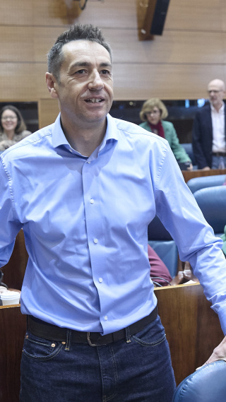 El diputado de Más Madrid, Emilio Delgado, durante el pleno de la Asamblea de Madrid, a 19 de febrero de 2026.