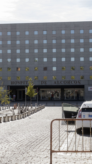 Entrada principal del Hospital de Alcorcón (Madrid).