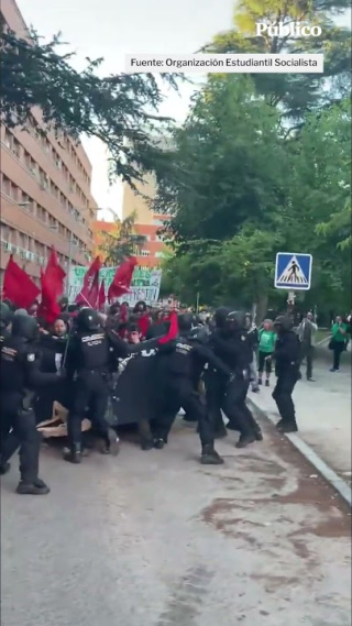 La policía carga duramente contra estudiantes y trabajadores en Ciudad Universitaria