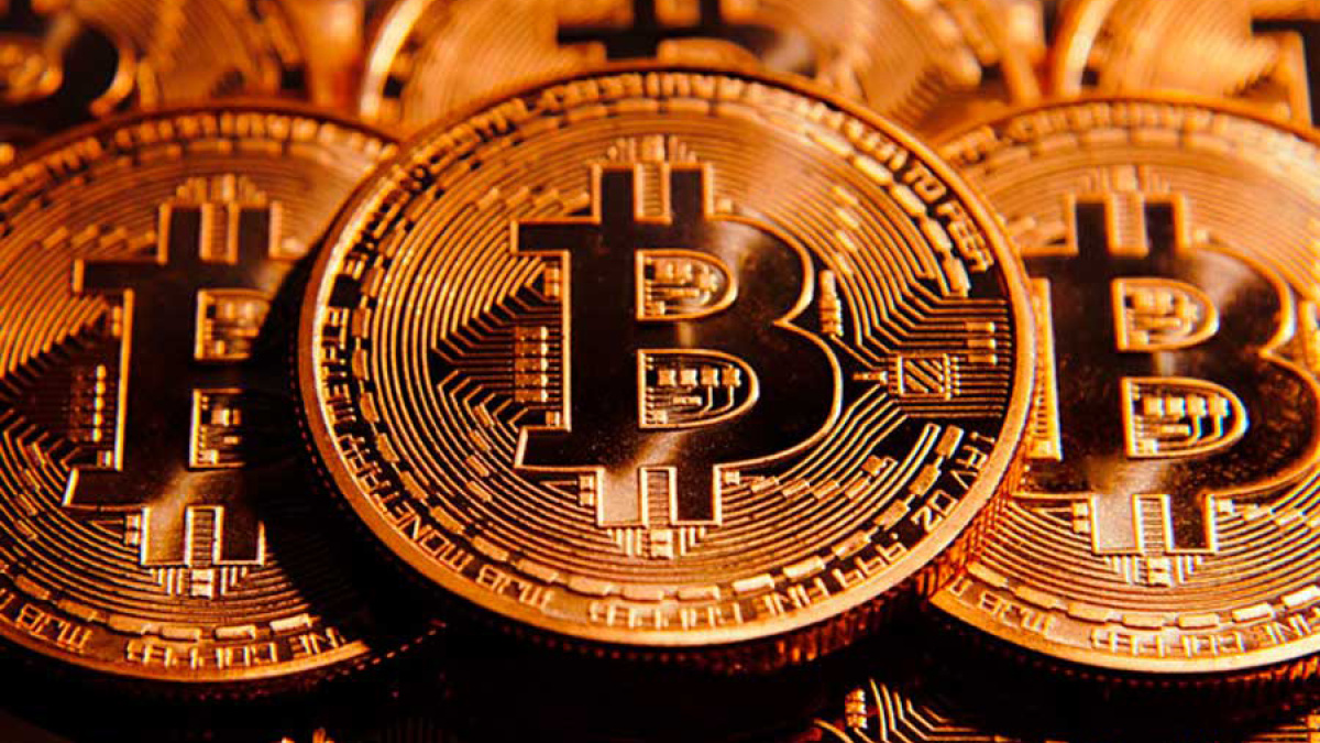 Por qué tratan de timarnos con inversiones en bitcoins | Público