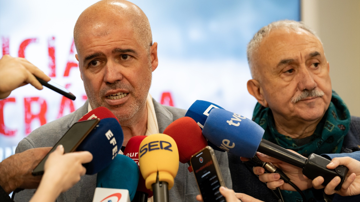 CCOO y UGT se conjuran para "resistir" junto a Sánchez y el Gobierno  progresista | Público