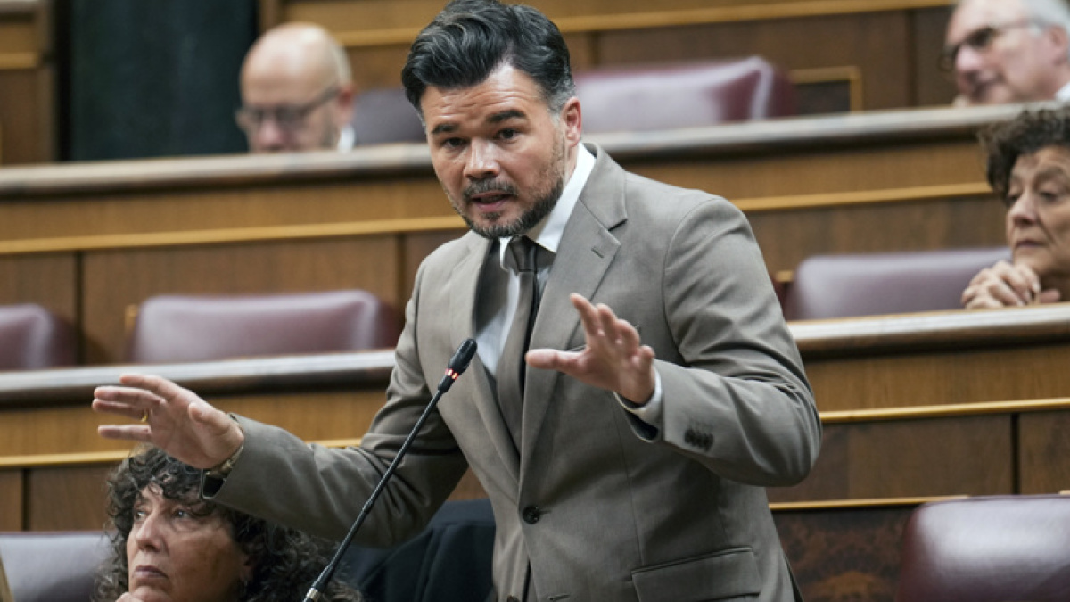 Ricky Martin, 'Sorpresa Sorpresa', mermelada, armario...": Gabriel Rufián  evoca un bulo histórico para señalar a Pablo Motos e Iker Jiménez | Público