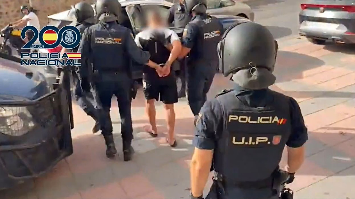 Trabajar por restos de comida y vivir en un sótano con 24 personas: "Huimos de la explotación y ahora la sufrimos en Ceuta"