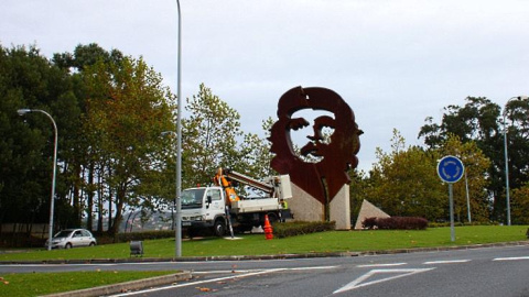 Estatua del Ché Guevara en la Avenida que lleva su nombre en Oleiros. JUAN OLIVER Estatua del Ché Guevara en la Avenida que lleva su nombre en Oleiros. JUAN OLIVER