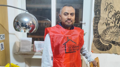 Alam, durante una asamblea de la Organización de Vivienda de Tetuán. Alam, durante una asamblea de la Organización de Vivienda de Tetuán.