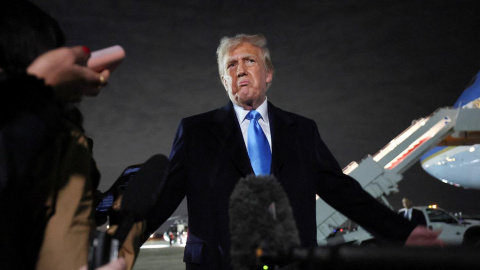 El presidente de EEUU, Donald Trump, atiende a los medios en Washington.