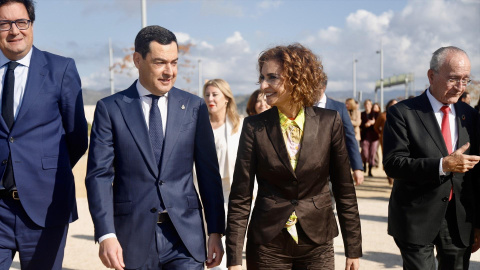 EuropaPress_6459063_vicepresidenta_primera_gobierno_ministra_hacienda_maria_jesus_montero_junto Juan Manuel Moreno y María Jesús Montero, hace unas semanas. Archivo.