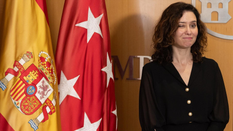 EuropaPress_6482649_presidenta_comunidad_madrid_isabel_diaz_ayuso_participa_acto_recuerdo La presidenta de la Comunidad de Madrid, Isabel Díaz Ayuso, en la Asamblea de Madrid, a 28 de enero de 2025, en Madrid.