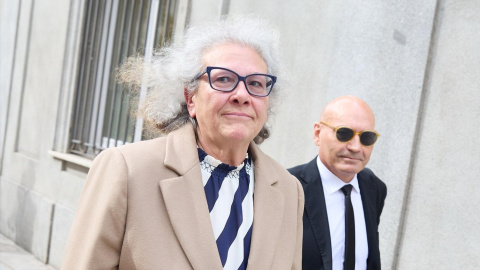 La exsuegra de Aldama asegura al juez que le entregó 90.000 euros en Ferraz  | Público