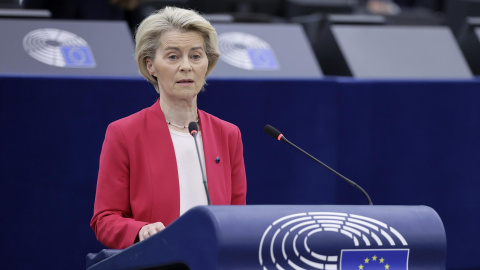7b8f4996de8d44570a6e35ff5655adaf4f3c2923w Ursula von der Leyen, presidenta de la Comisión Europea, interviene durante un debate sobre 'Las reuniones del Consejo Europeo y la seguridad europea' en el Parlamento Europeo en Estrasburgo, Francia, el 11 de marzo de 2025.