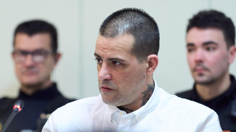 Imagen de archivo de José Reñones durante el juicio por el doble asesinato de su pareja y de su hija, a 10 de febrero de 2025, en Santander.