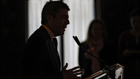 El president de la Generalitat valenciana, Carlos Mazón, en el acto de toma de posesión del nuevo presidente del CES autonómico, Fernando Móner. El president de la Generalitat valenciana, Carlos Mazón, en el acto de toma de posesión del nuevo presidente del CES autonómico, Fernando Móner.