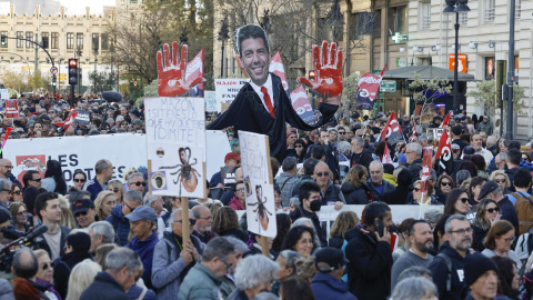 Manifestación en València Sexta manifestación en la ciudad de València para reclamar la dimisión del president de la Generalitat Valenciana, Carlos Mazón, por su gestión de la DANA.