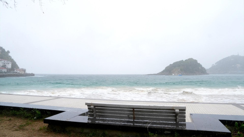 Foto de archivo de la playa de Ondarreta en San Sebastián.