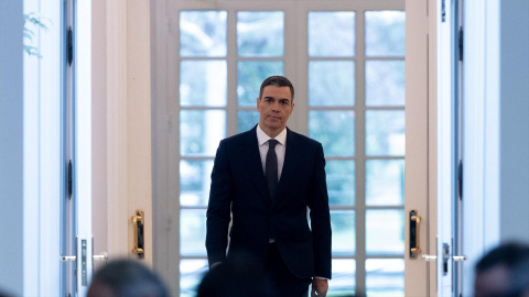 Pedro Sánchez, presidente del Gobierno, antes de una comparecencia en Moncloa el 3 de abril de 2025.