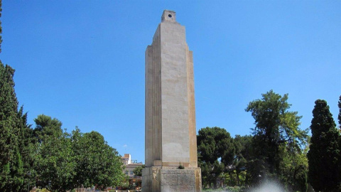 El monolito Sa Feixina en homenaje al Crucero Baleares que bombardeó a miles de personas en 'La Desbandá', en una imagen de archivo.POLITICA PSOE MÁLAGA