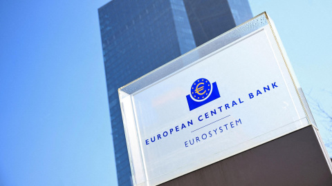 El logo del Banco Central Europeo (BCE), en el exterior de su sede en Fráncfort.
