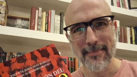 1000044183 Diego Alejandro Mauro, coautor de 'La invención del papado contemporáneo'.